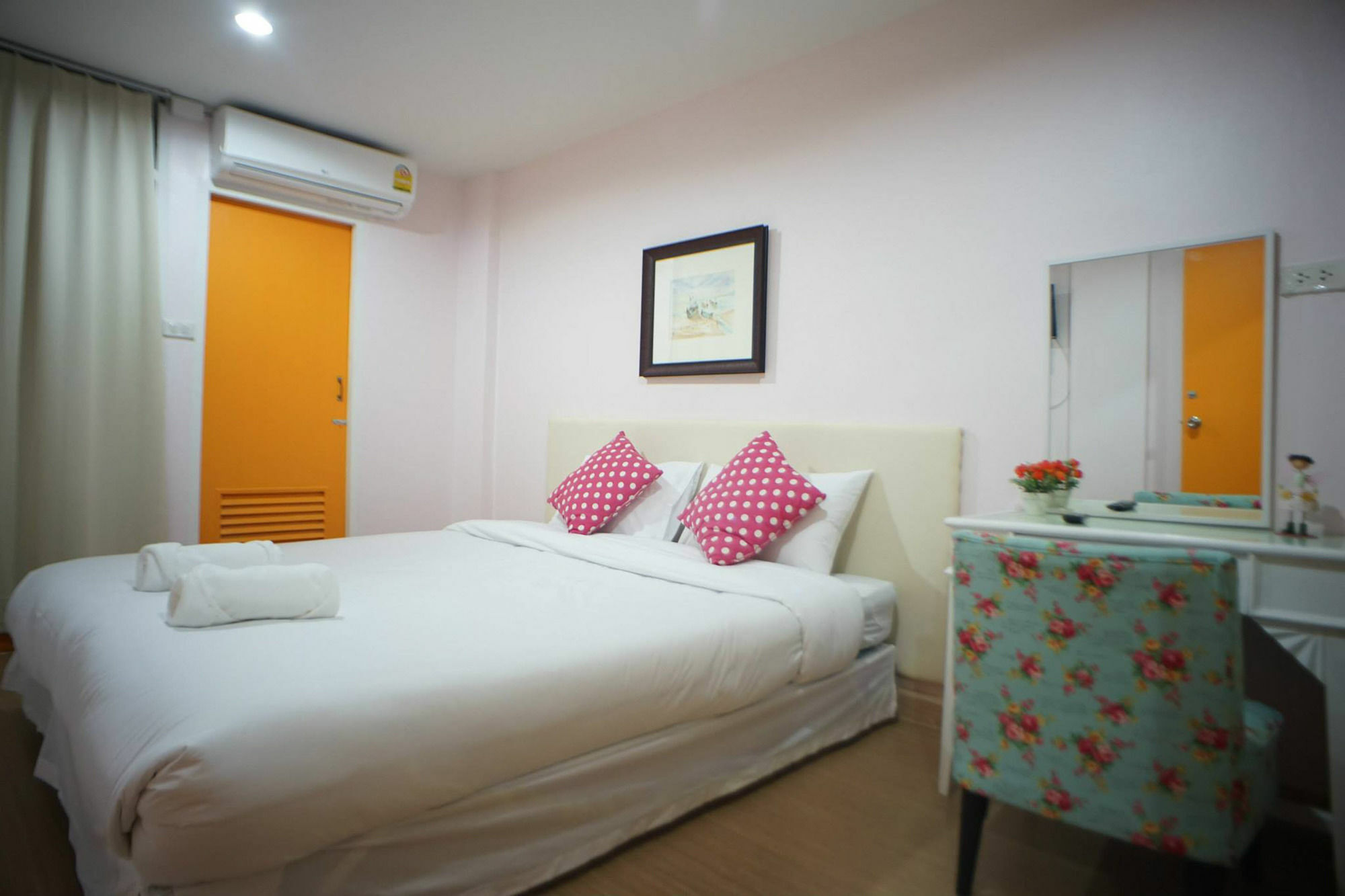 לינה וארוחת בוקר צ'יאנג מאי The Grace House Chiangmai מראה חיצוני תמונה